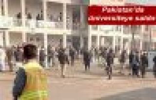 Pakistan'da üniversiteye saldırı