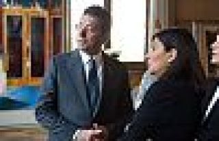 Paris Belediye Başkanı'ndan İmamoğlu’na Türkçe...