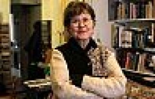 PEN'den Necmiye Alpay'a onur üyeliği