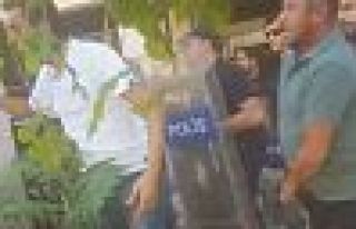 Polis eşliğinde belediye yönetimine el konuldu:...