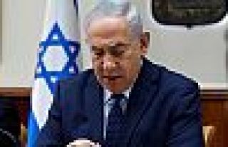 Polis, Netanyahu'yu resmi konutunda sorguya aldı