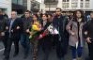 PYD eşbaşkanı Charlie Hebdo dergisini ziyaret etti