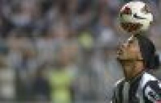 Ronaldinho Atletico Mineiro ile sözleşme imzaladı