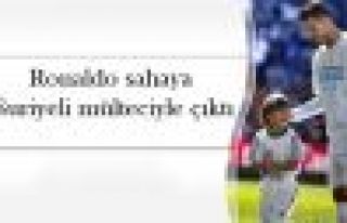 Ronaldo sahaya Suriyeli mülteciyle çıktı 