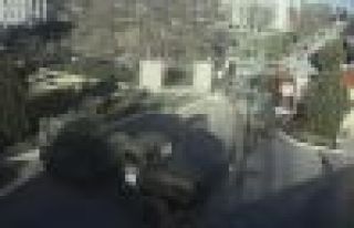 Rus askerler Belbek hava üssünü ele geçirdi