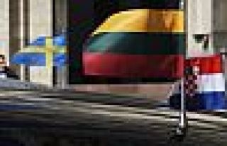 Rus diplomatları sınırdışı eden ülkelere misilleme