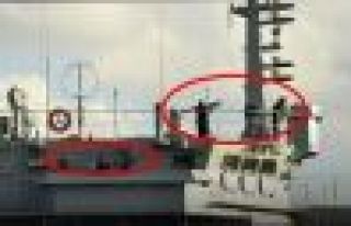 Rus savaş gemisi İstanbul Boğazı'ndan füzeyle...