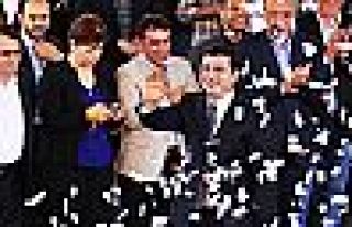 Selahattin Demirtaş cezaevinde ikinci öyküsünü...