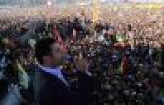 Selahattin Demirtaş: Kalıcı barışın yolu yüzleşmekten...