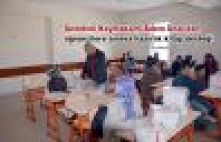 Şemdinli Kaymakamından öğrencilere kitap desteği