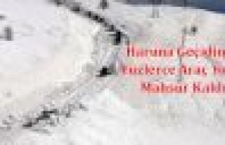 Şemdinli Yüksekova yolunda yüzlerce araç mahsur...