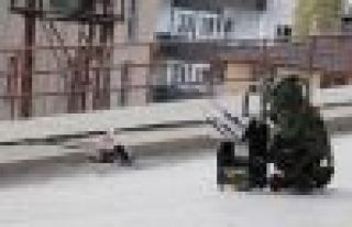 Şemdinli'de şüpheli paket korkuttu