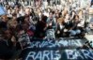 Sendikalar 'savaşa karşı barış' sloganıyla grevde