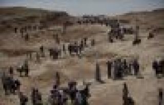 Şengal'de 25 bin kişi katliamla karşı karşıya