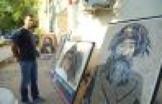 Seyit Rıza'dan Sakine Cansız'a, tablolarla ölümsüzleştiriyor