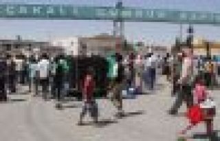 Sınır kapısından geçişine izin vermediği kadın...