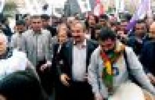 Sırrı Süreyya Önder'den, Bozdağ ve Balbay’a...