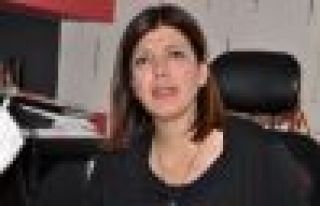 'Siyasetçiler içeride kalmaya devam ediyor'