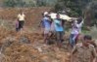 Sri Lanka'da toprak kaymasında en yaz 100 kişi öldü