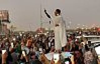 Sudan'daki protestoların kadın sembolü: Mermi öldürmez,...