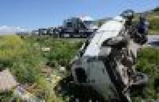 Suriyelileri taşıyan midübüs kaza yaptı: 11 ölü