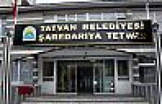 Tatvan Belediyesi de Kürtçe tabelayı kaldırdı