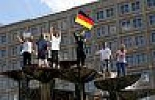 Almanya'da bulaşma oranı yine 1'in üzerine çıktı...