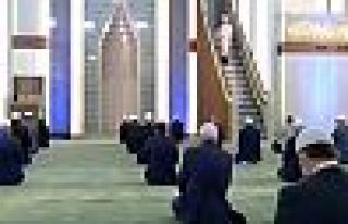 Tek cuma namazı Beştepe'de kılındı