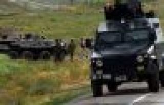 Tekman'da askeri aracın geçişi sırasında patlama