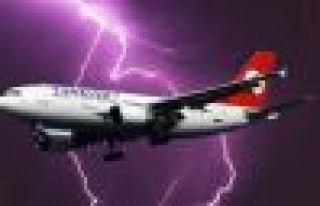 THY'nin 4 uçağına havada yıldırım çarptı