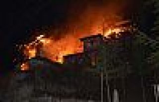 Tokat'ta 3 ev yangında kül oldu