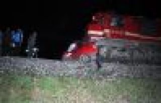 Tren otomobili biçti: 2 ölü!