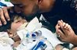 Trump engeli: Ölüm döşeğindeki oğlunu göremiyor