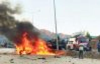 Tunceli'de Bomba Yüklü Araç Patlatıldı! 1 Polis...