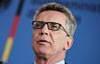 'Türk akademisyenlere açık çek yok'