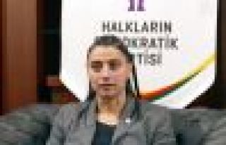 Uca: Köle pazarlarında satılan kadınların sesi...