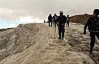 Van Gölü tırmanışında uçak parçaları buldular!