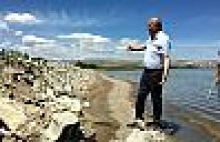 Van Gölü'nü çeviren bürokrasi duvarı