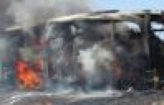 Van'da bir otobüs ateşe verildi