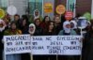 Van'da kadınlar 'Özgecan'ın katledilmesini kınadı