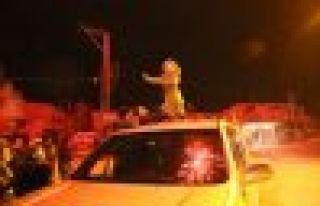 Van'da kutlamalar gece boyunca sürdü