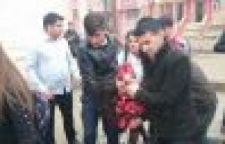 Van'da tazyikli su ve biber gazlı okul baskını