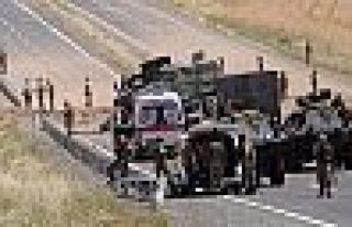 Van'ın Çatak ilçesinde askeri araca bombalı saldırı