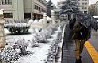 Yılın ilk kar tatili Niğde'de