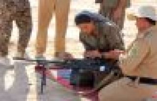 YJA-STAR gerillasından pêşmergelere silah eğitimi