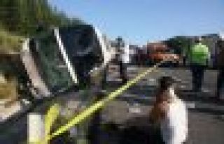 Yolcu otobüsü şarampole devrildi: 1 Ölü, 28 Yaralı