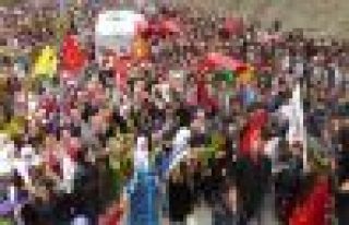 YPG savaşçısı Orhan Hakkari'de toprağa verildi