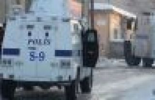 Yüksekova'da da plakasız polis araçları dolaşıyor