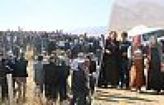 Yüksekova'da kazada vefat eden 3 kişi, toprağa...