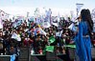 Yüksekova'da renkli Newroz kutlaması